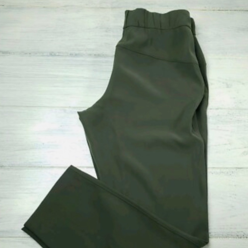 Lululemon 'On the Fly' women's pants, size 6, Olive green